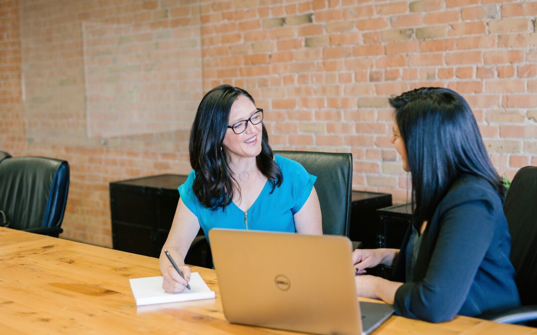 Coaching vs thérapie : faire le bon choix pour avancer efficacement